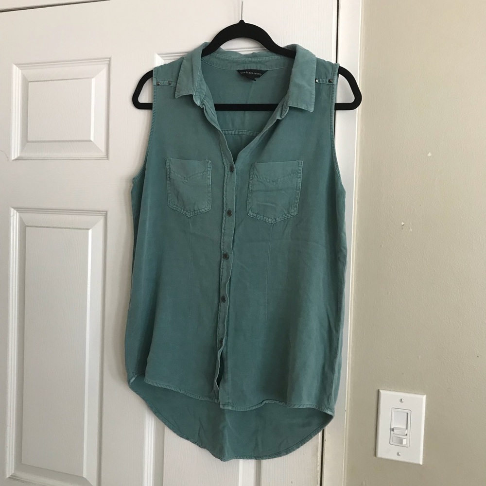 Sleeveless Button Up
